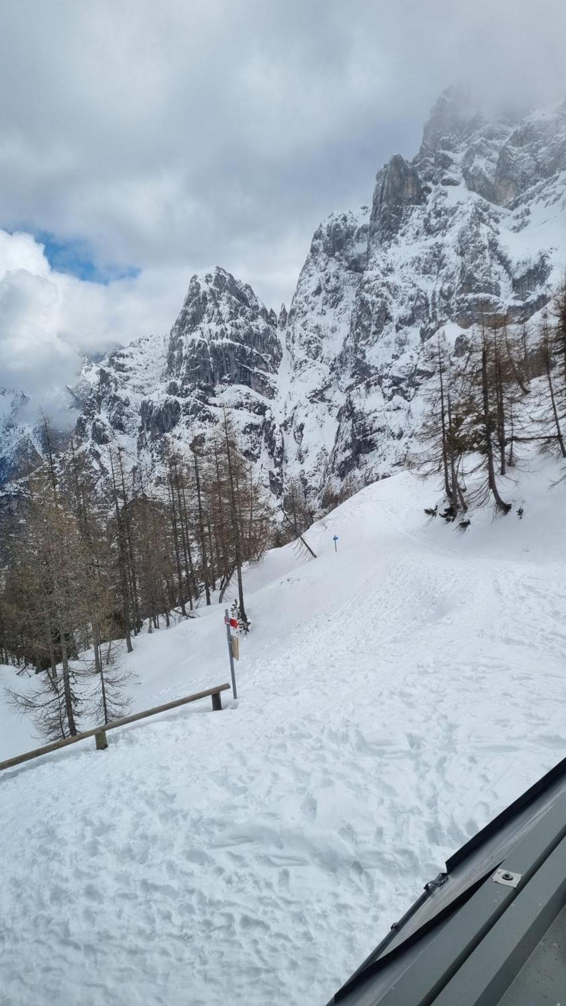 Postarski Dom On Vrsic クランスカゴーラ エクステリア 写真